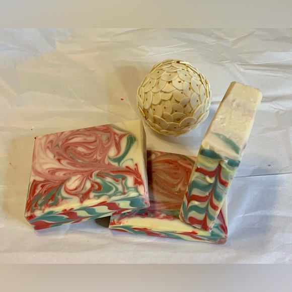 Hand Crafted Artisan Soap with Sweet Peppermint Scent for The Holidays - Picture 6 of 11